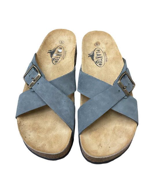 Sandals Flats By Clothes Mentor In Grey, Size:9.5