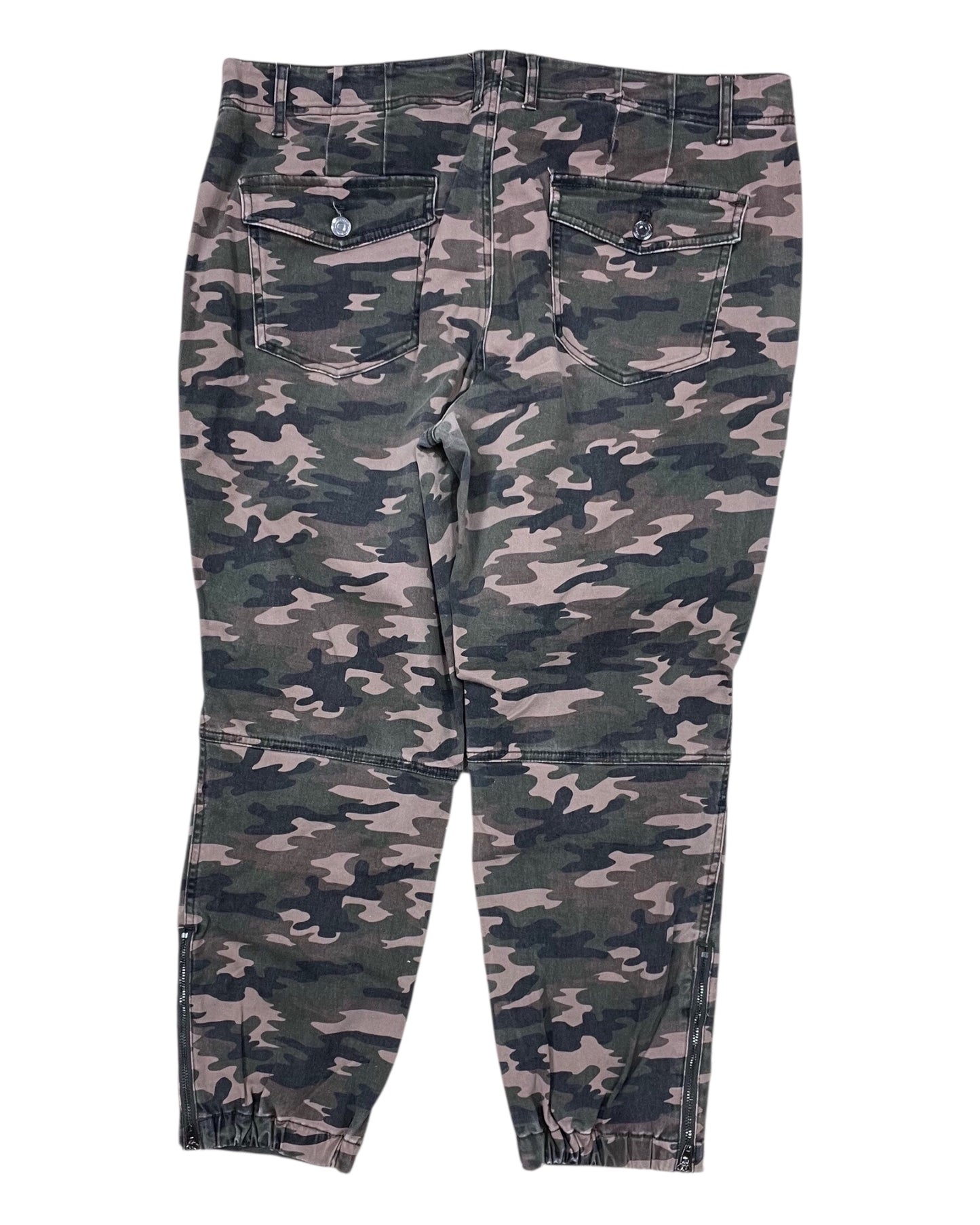 Pants Cropped By Clothes Mentor In Camouflage Print, Size:14