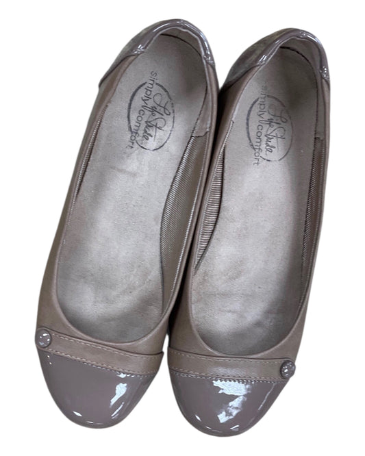 Shoes Flats By Life Stride In Tan, Size:6
