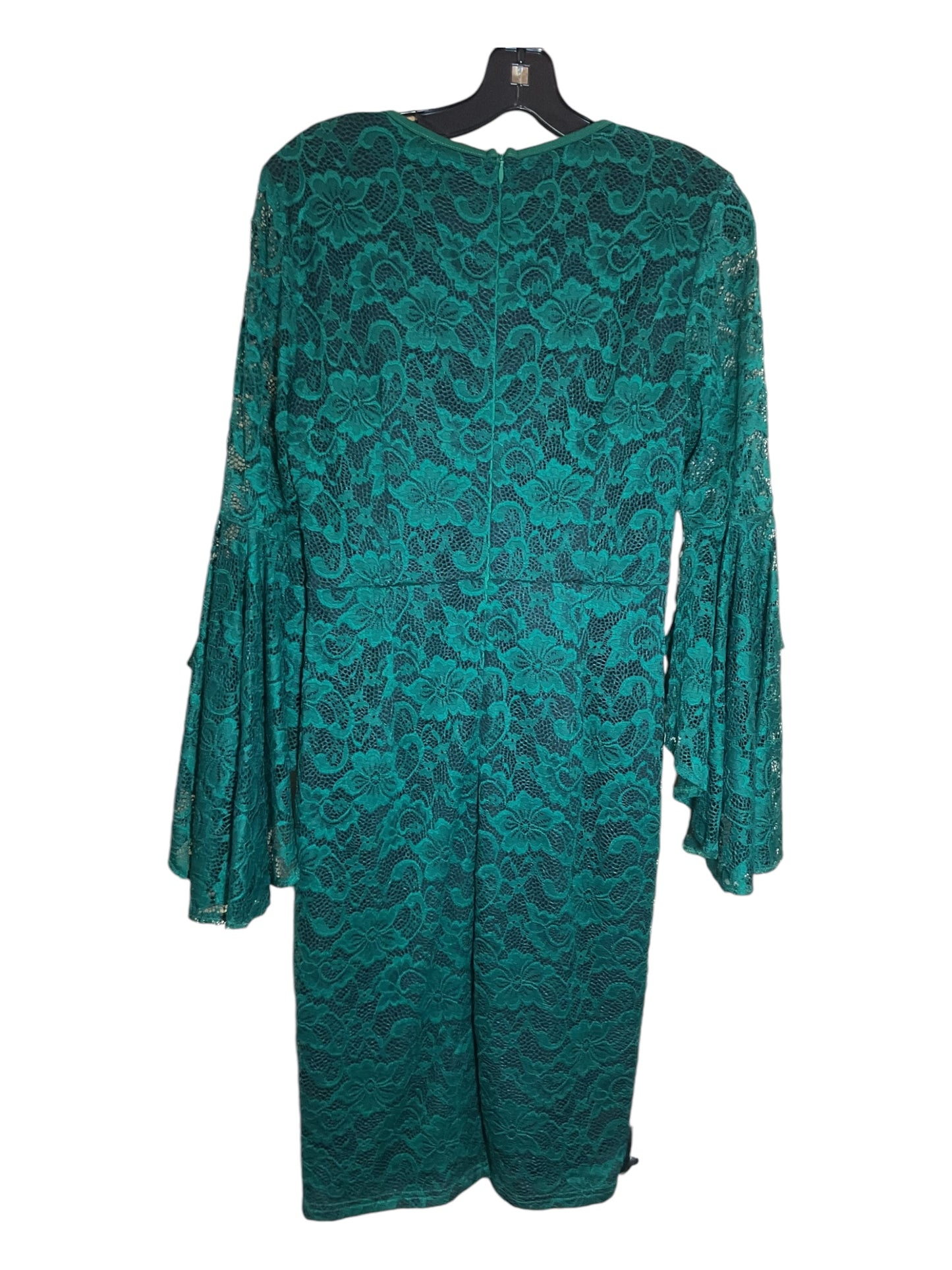 Dress Party Midi By Clothes Mentor In Green, Size: M