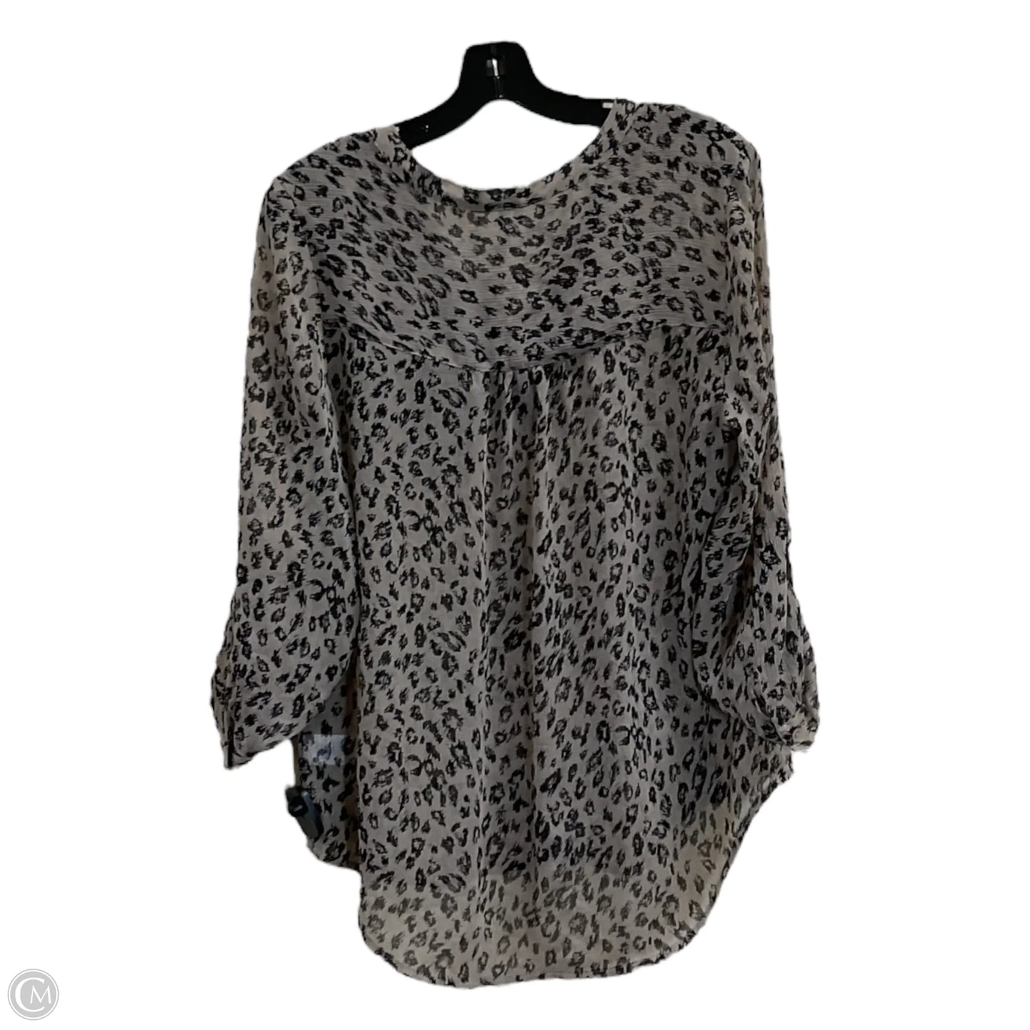 Top Long Sleeve By Clothes Mentor In Leopard Print