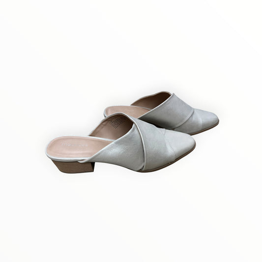 Shoes Flats By Maurices In Beige, Size:9.5