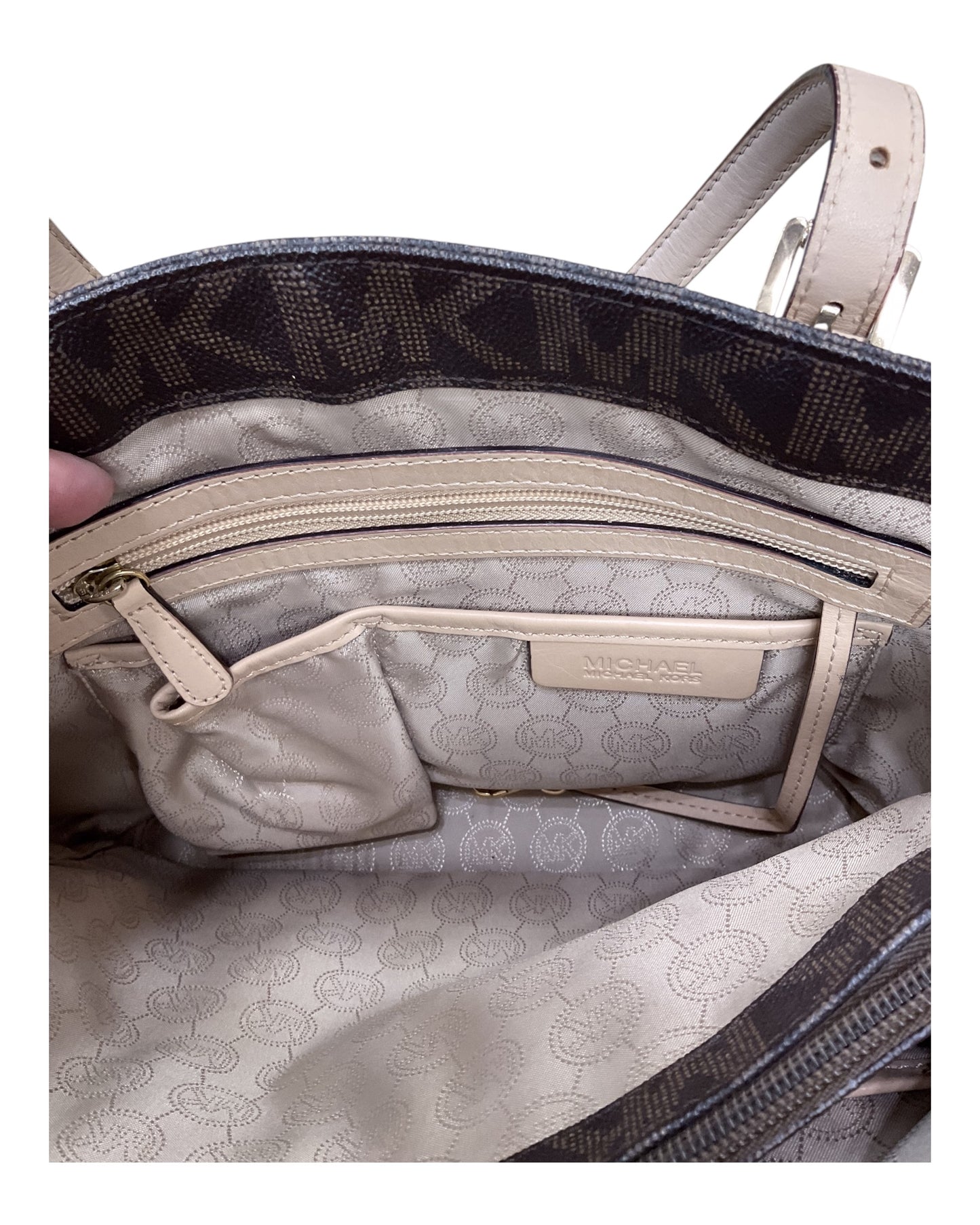 Handbag Designer By Michael Kors In Brown, Size:Medium