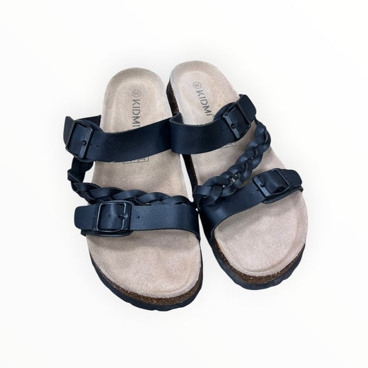 Sandals Flats By Clothes Mentor In Black, Size:8.5