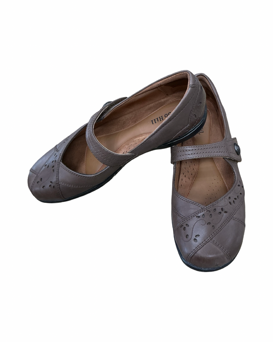 Shoes Flats By Cobb Hill In Brown, Size:7