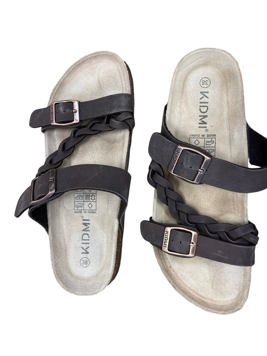 Sandals Flats By Clothes Mentor In Brown, Size:7.5