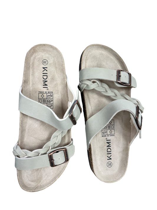 Sandals Flats By Clothes Mentor In Tan, Size:7.5