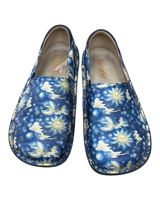 Shoes Flats By Alegria In Blue & Yellow, Size:5.5
