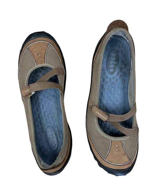 Shoes Flats By Privo In Brown, Size:8.5