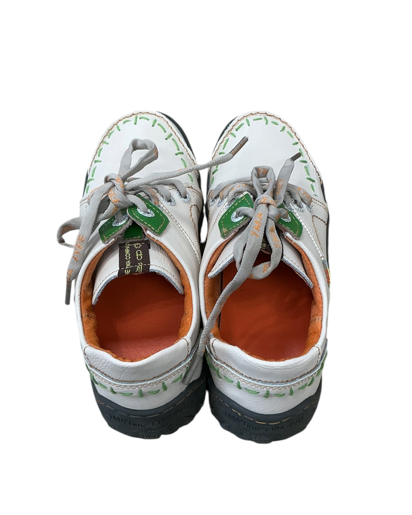Shoes Sneakers By Clothes Mentor In Tan, Size:7.5