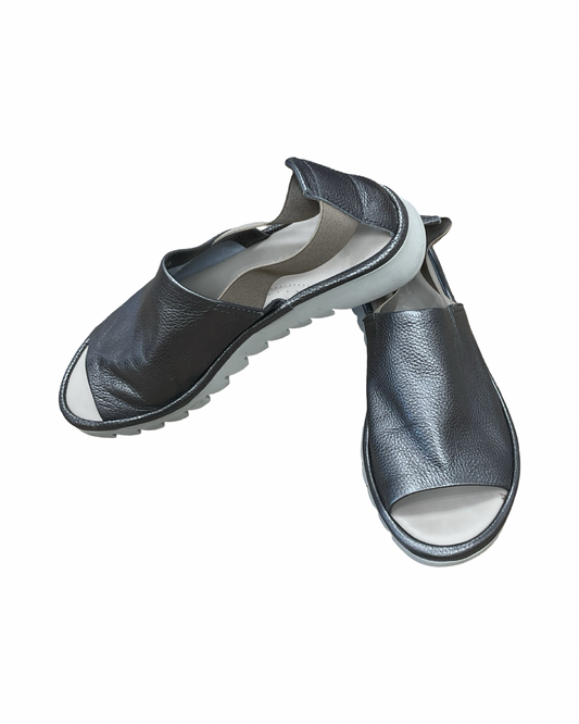 Sandals Flats By Flexees In Grey, Size:7
