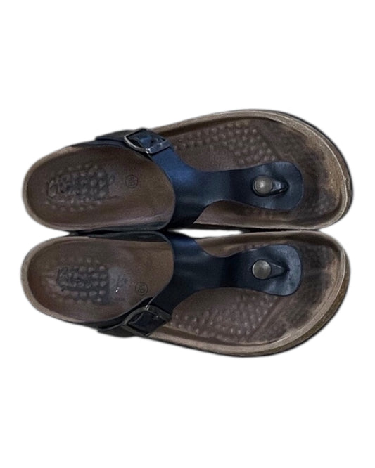 Sandals Flats By Clothes Mentor In Black, Size:6.5