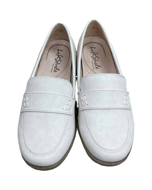 Shoes Flats By Life Stride In Beige, Size:7