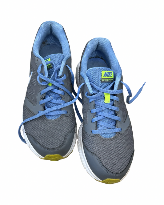 Shoes Athletic By Nike In Grey, Size:9