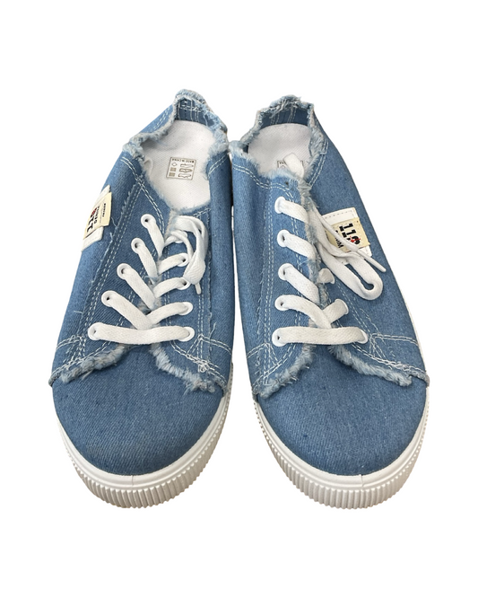 Shoes Sneakers By Clothes Mentor In Blue, Size:12.5