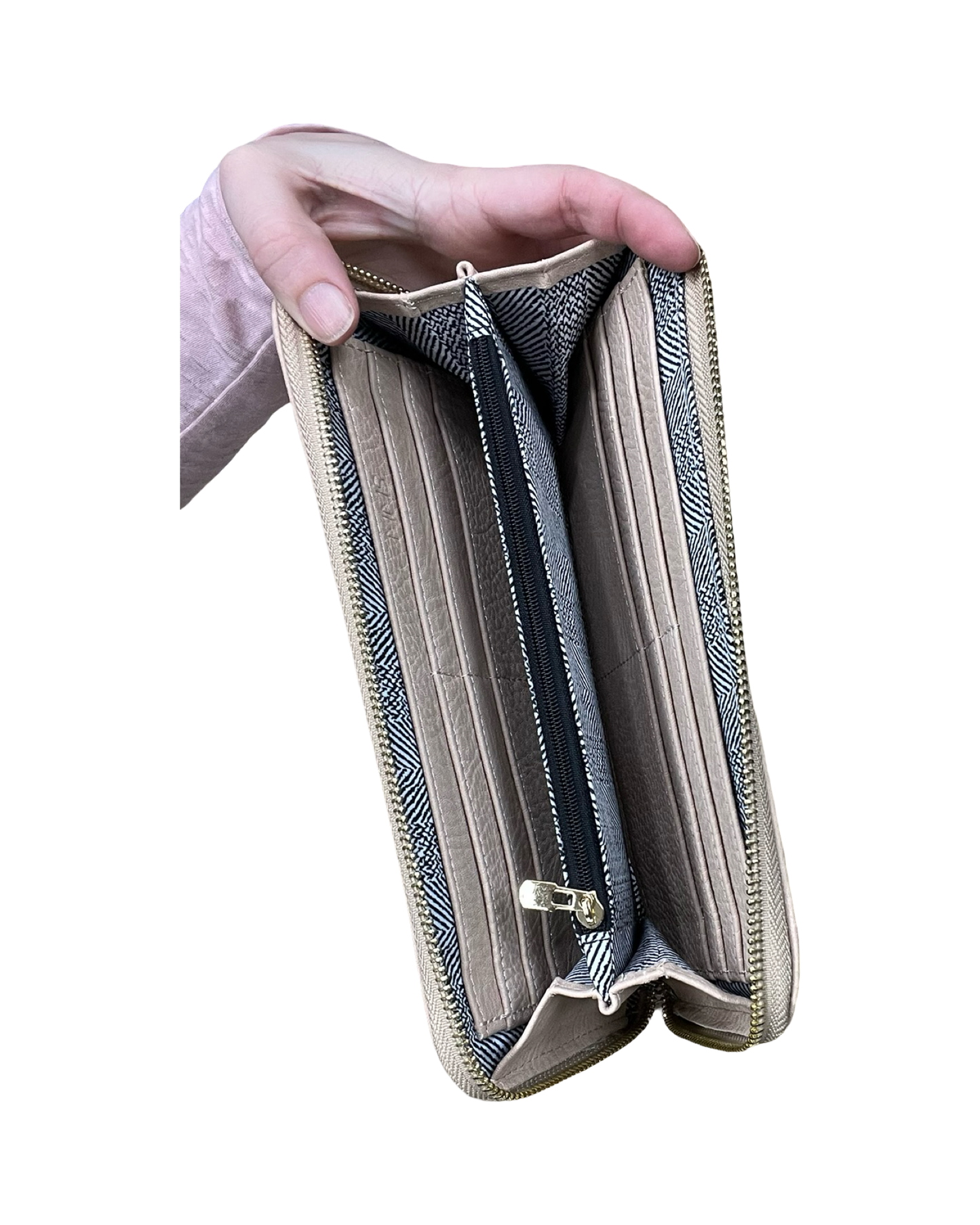 Wallet By Clothes Mentor In Tan, Size:Large