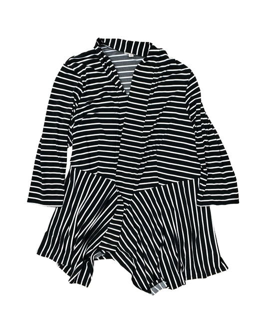 Cardigan By Clothes Mentor In Black & White, Size:3X