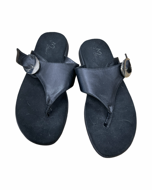 Sandals Flats By Aerosoles In Black, Size:9