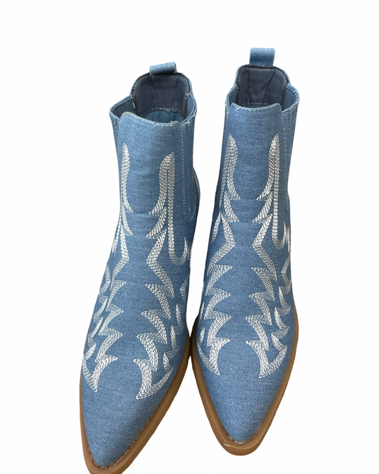 Boots Ankle Heels By Clothes Mentor In Blue, Size:8.5