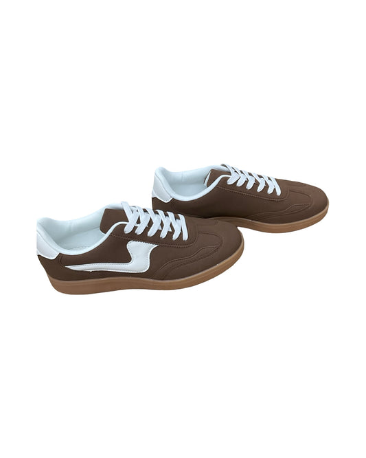 Shoes Sneakers By Clothes Mentor In Brown, Size:10